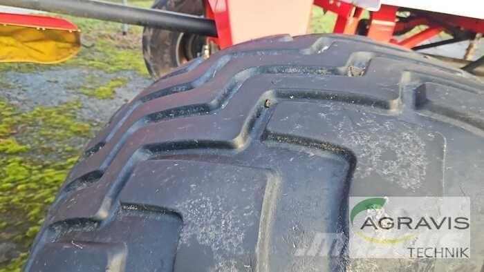 Pöttinger TOP 1252 C Pöyhimet ja haravat