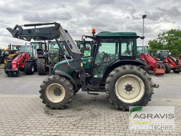 Valtra A 83 H Traktorit