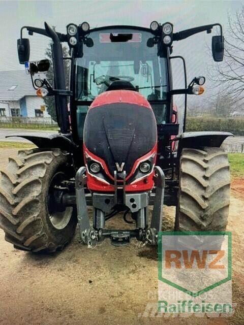 Valtra A85 Traktorit