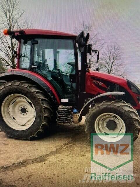 Valtra A85 Traktorit