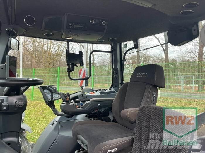 Valtra Q305 Traktorit