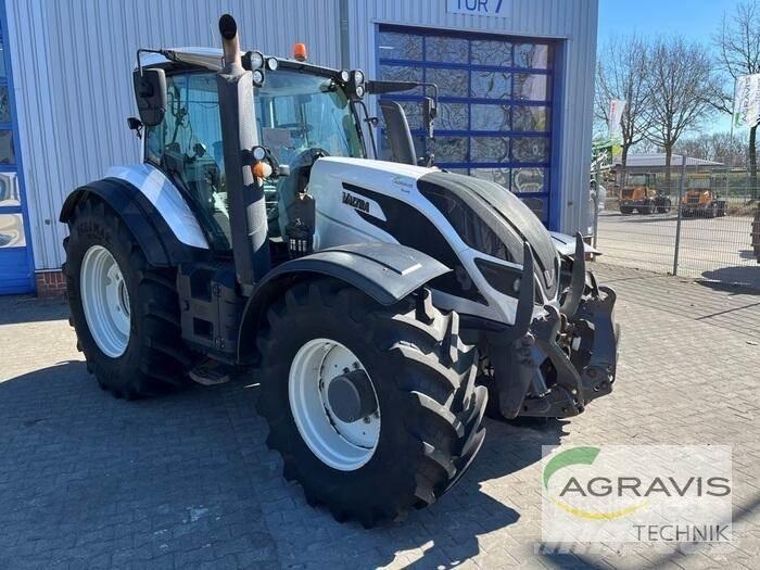 Valtra T 214 D Traktorit
