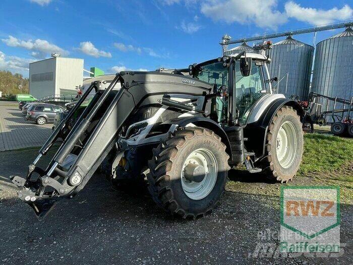 Valtra T215D Traktorit
