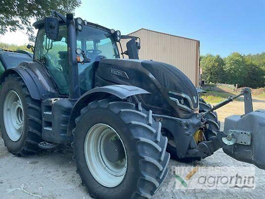 Valtra T235V Traktorit