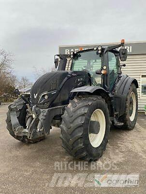 Valtra T254V Traktorit