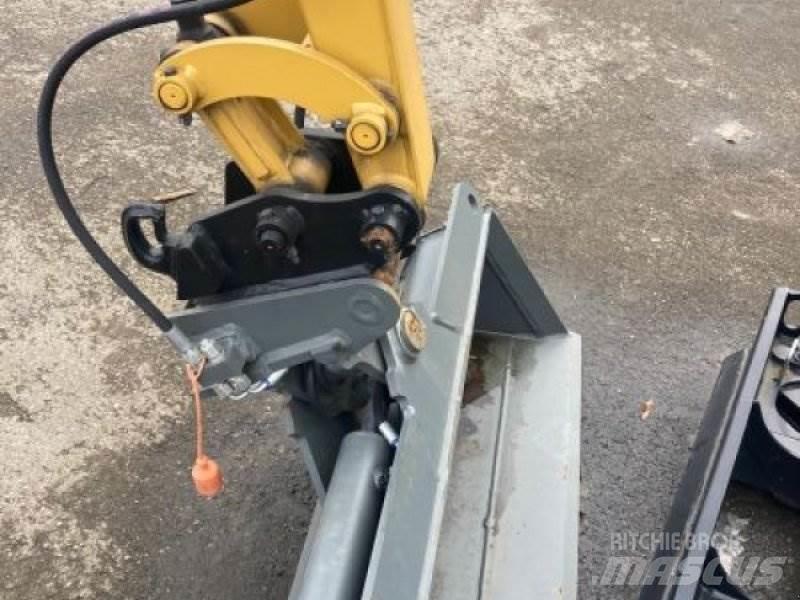 CAT 301.8-05A Minikaivukoneet < 7t