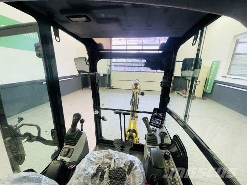 CAT 302CR-05A Pyöräkaivukoneet