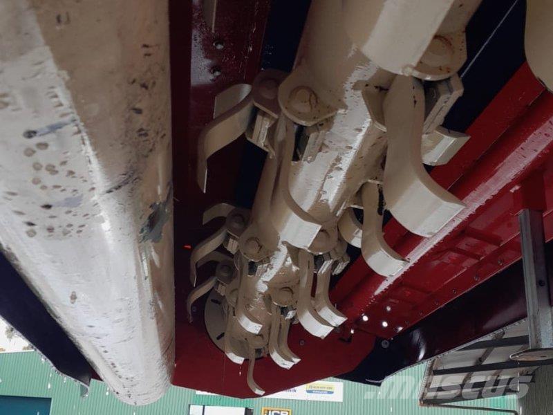 Dücker UM 27 Kompostin kääntökoneet