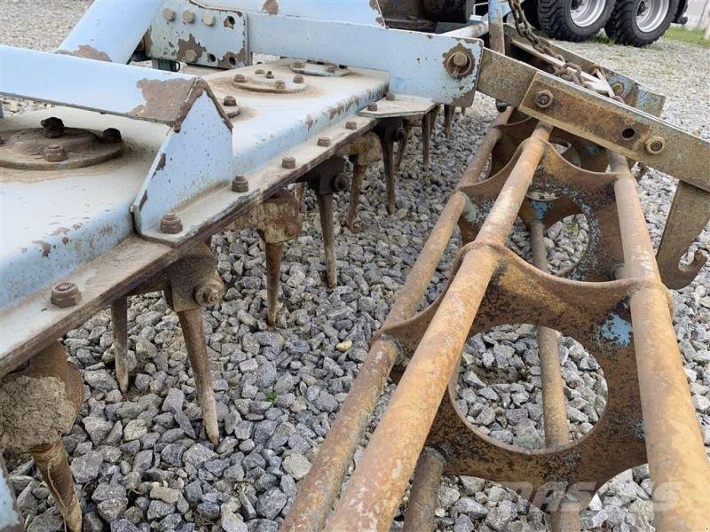 Eck-sicma 300 Kiekkomultaimet ja lautasäkeet