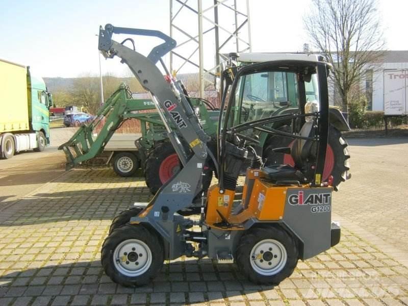 GiANT G1200 Liukuohjatut kuormaajat