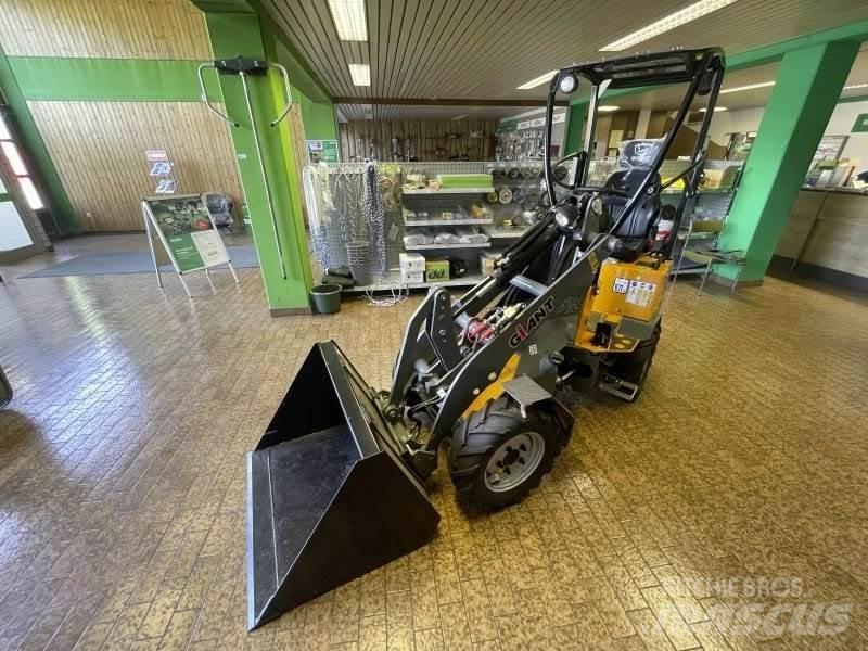 GiANT G1200 Liukuohjatut kuormaajat