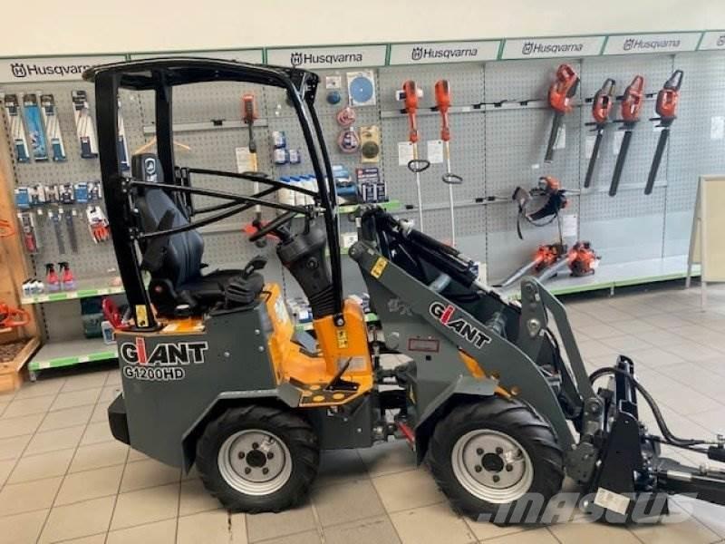 GiANT G1200 Liukuohjatut kuormaajat