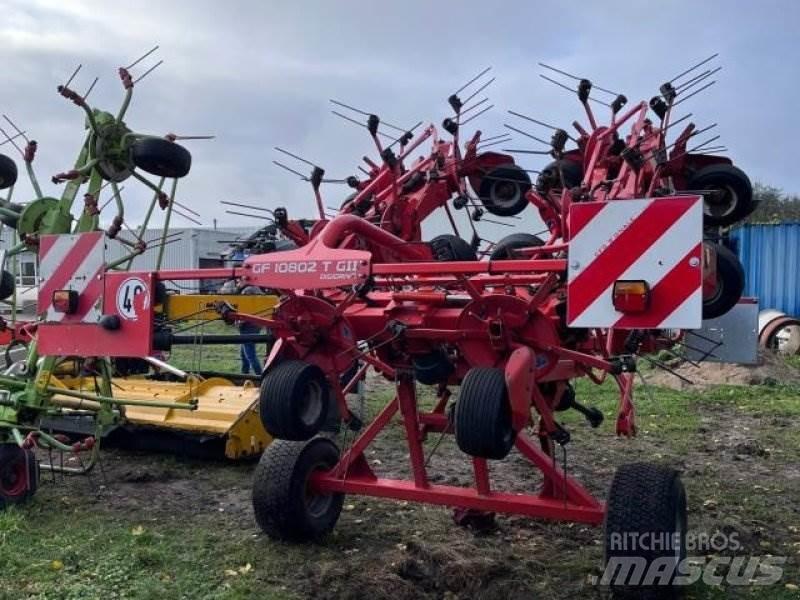 Kuhn GF 10802 Pöyhimet ja haravat