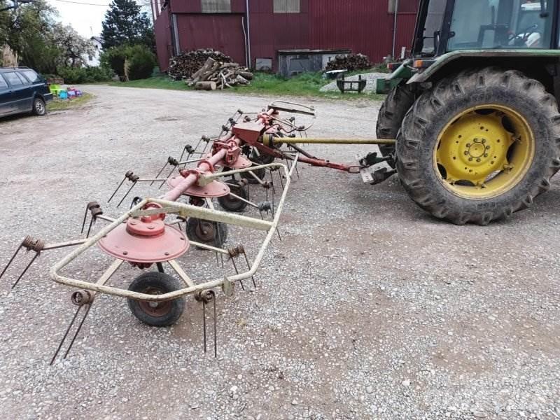 Kuhn GF 671 Pöyhimet ja haravat