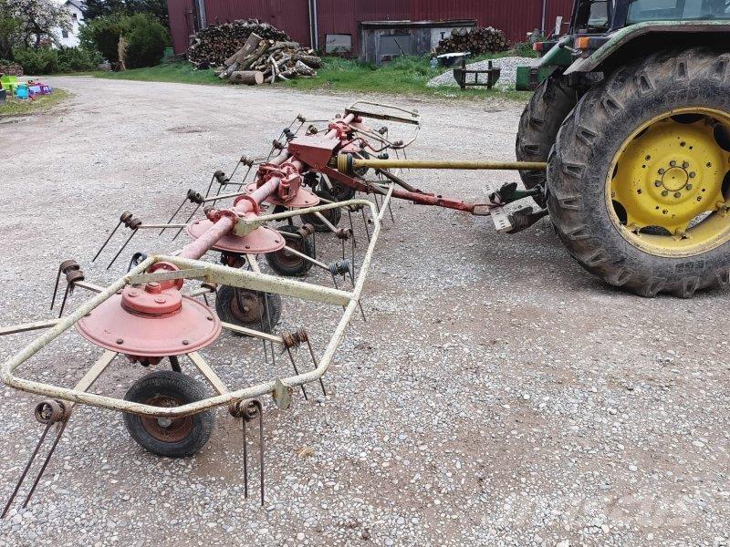 Kuhn GF 671 Pöyhimet ja haravat