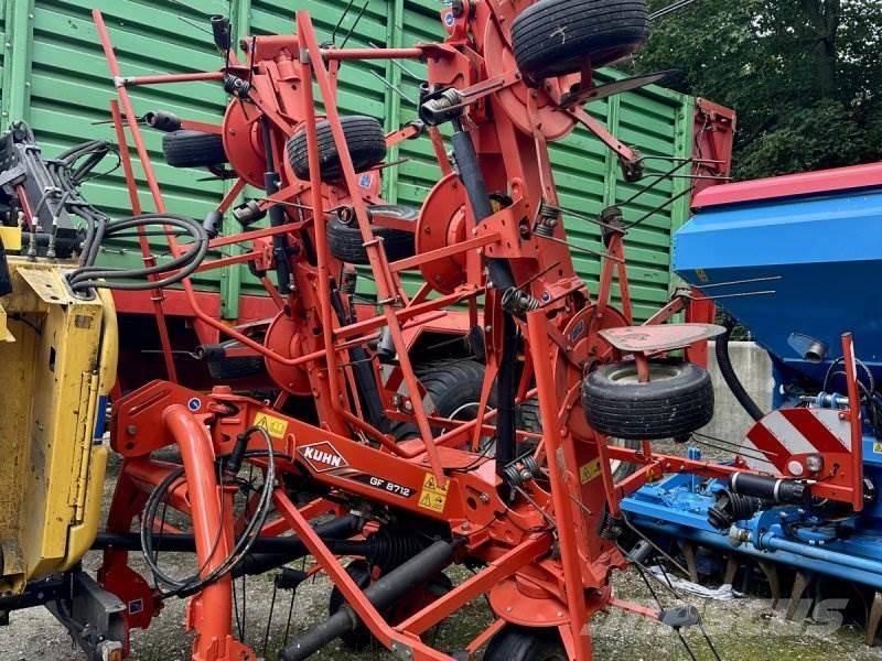 Kuhn GF 8712 Pöyhimet ja haravat