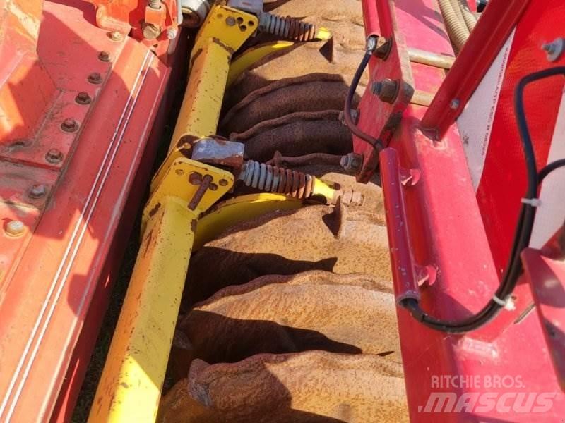 Kuhn HR 4003 Kiekkomultaimet ja lautasäkeet