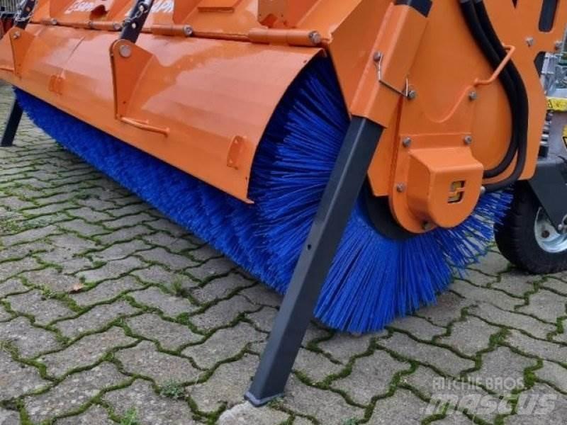 Saphir SKM 28 Lakaisukoneet