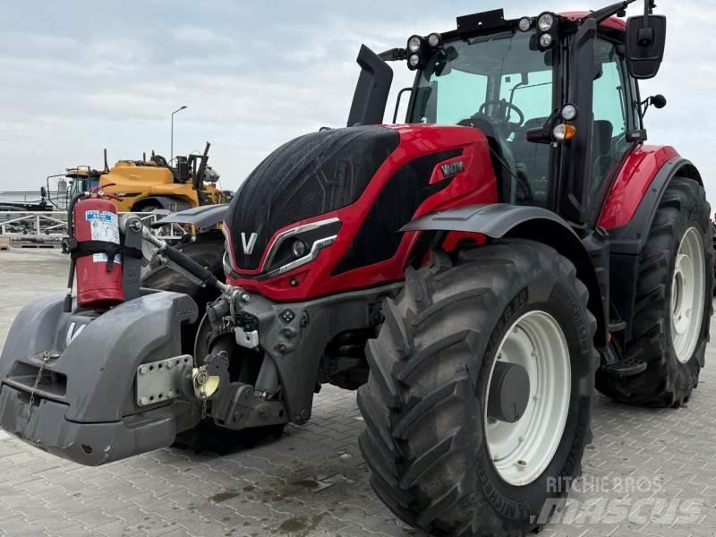 Valtra T235A Traktorit