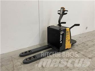 Atlet TLP200 Lavansiirtotrukit ajotasolla