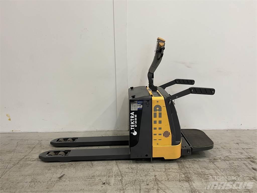 Atlet TLP200 Lavansiirtotrukit ajotasolla