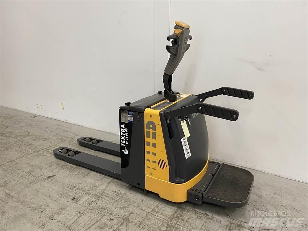 Atlet TLP200 Lavansiirtotrukit ajotasolla