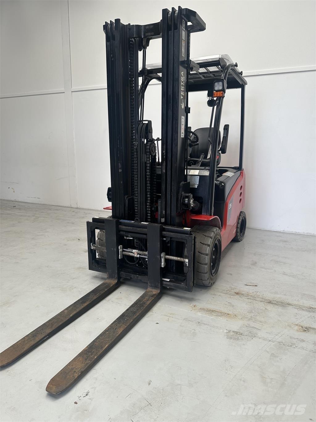 Tektra CPD35-XC4 Sähkötrukit