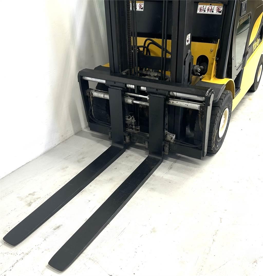 Yale GDP25LX Dieseltrukit