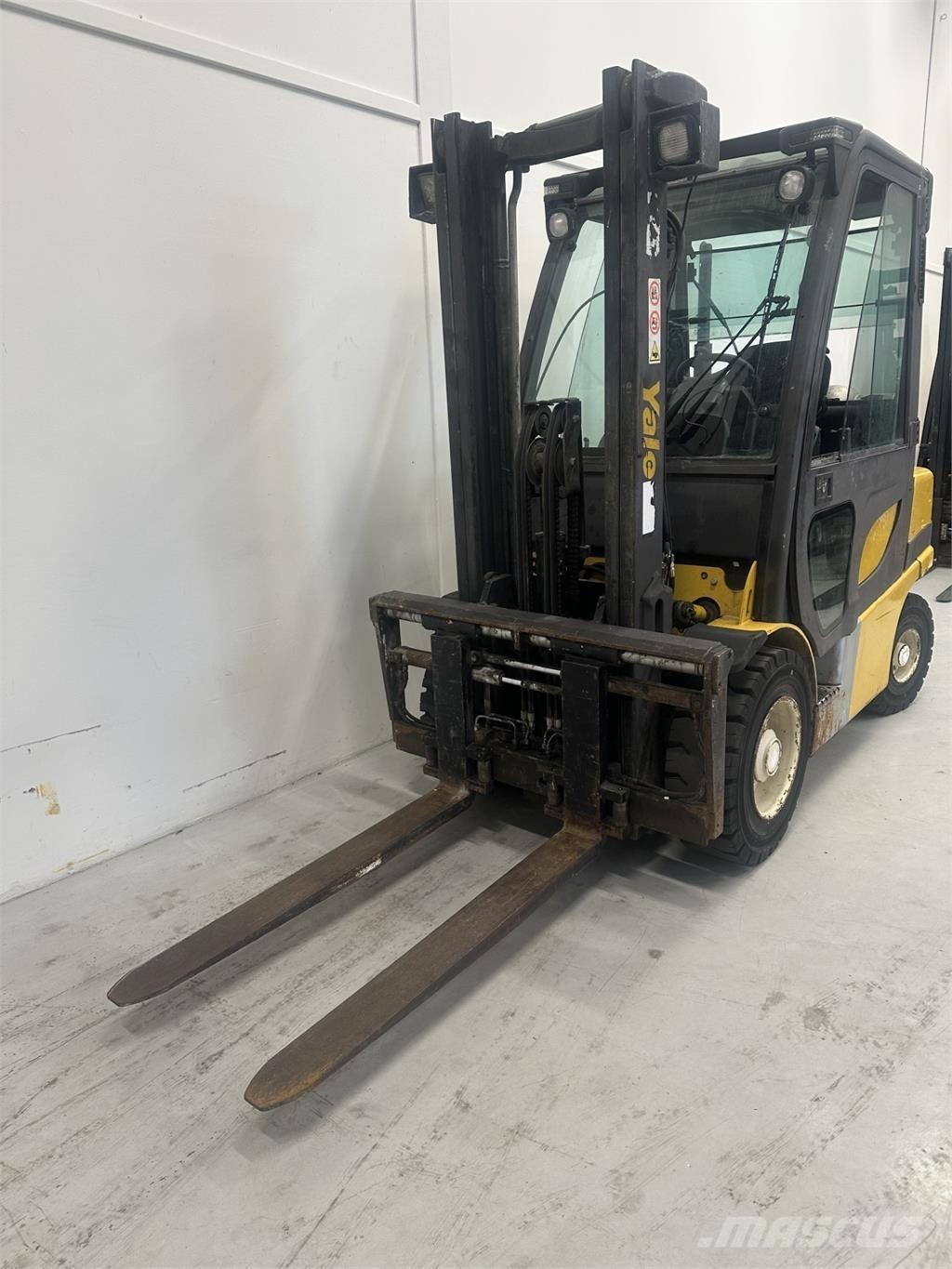Yale GLP30VX Nestekaasutrukit