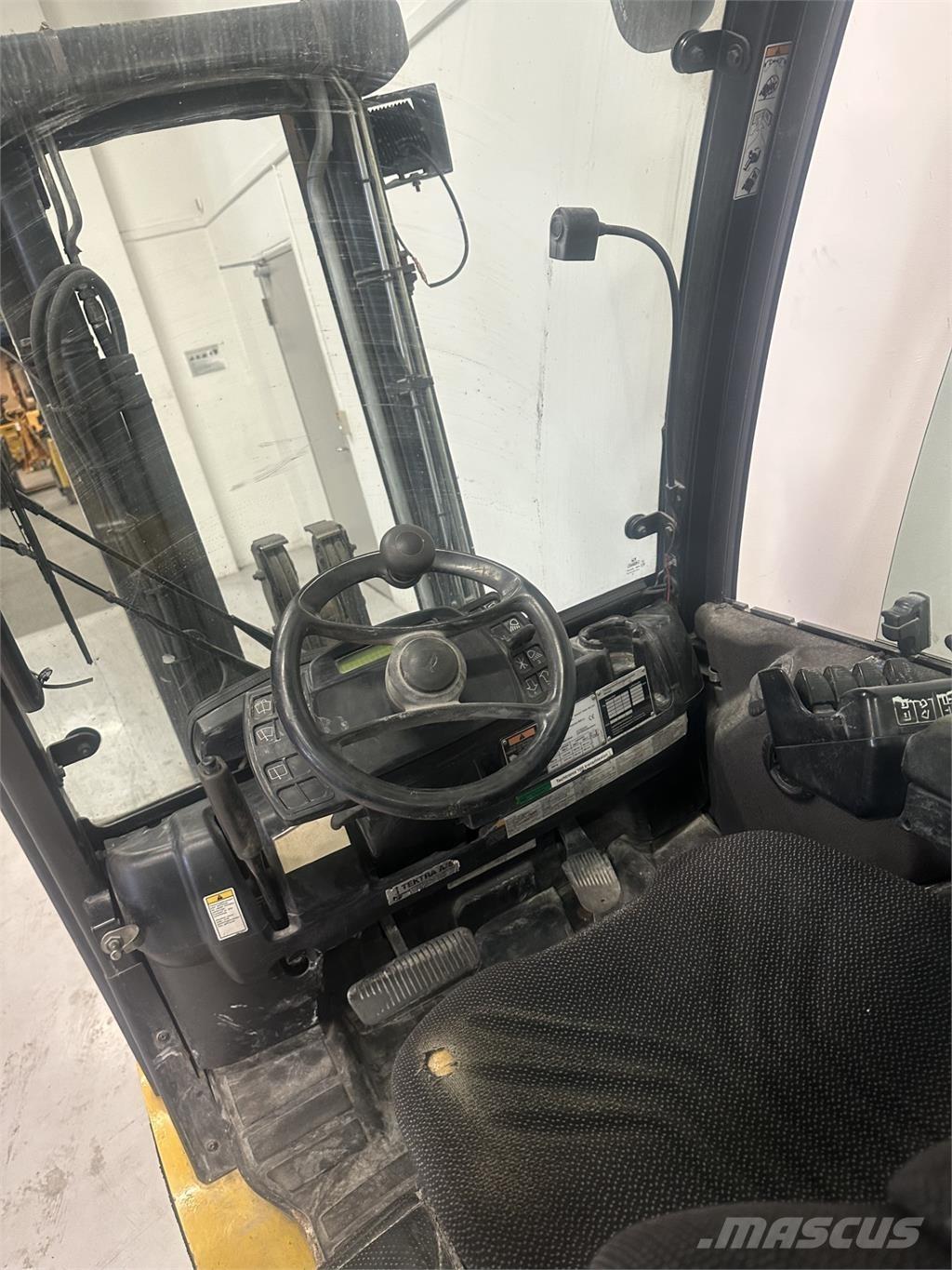 Yale GLP30VX Nestekaasutrukit