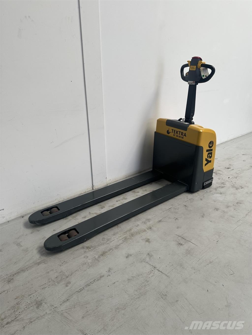 Yale MPC14 - 550 Lavansiirtotrukit