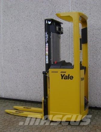 Yale SMS12S Ajettavat pinoamisvaunut