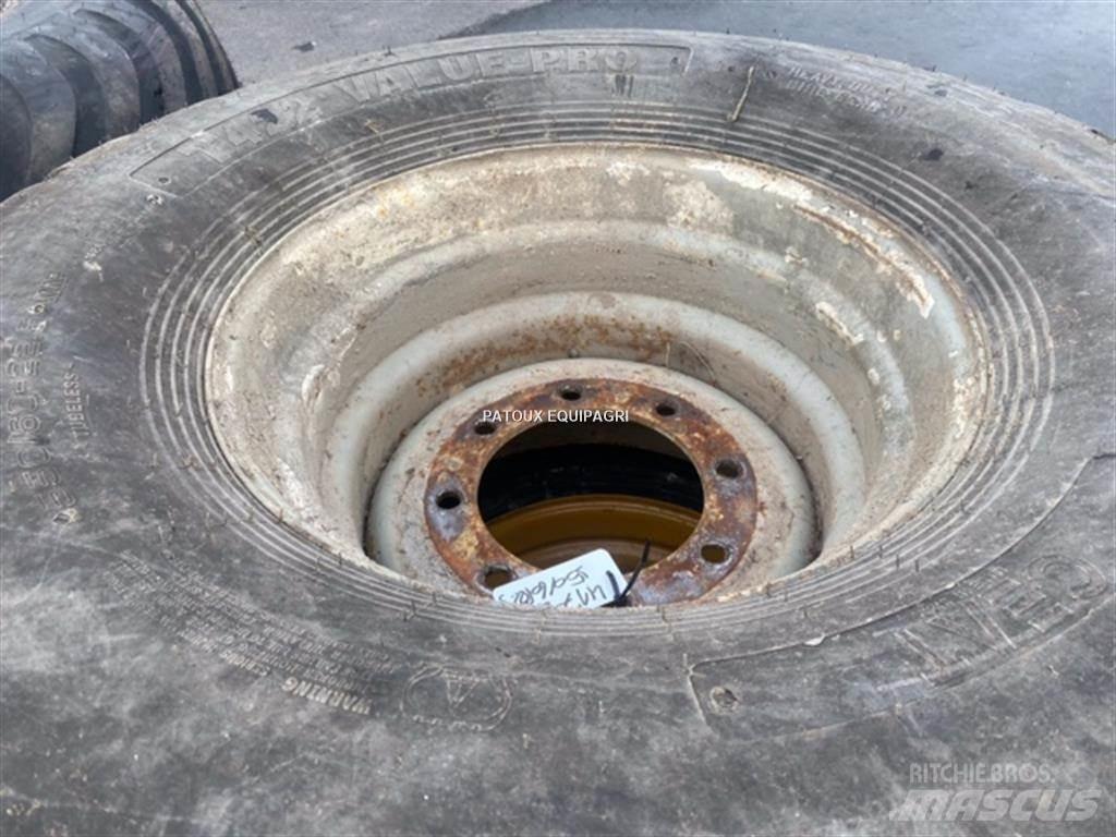 BKT 550/60R22,5 Renkaat ja vanteet