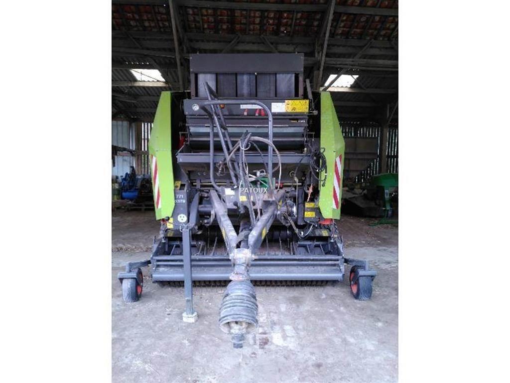 CLAAS VARIANT 370 Pyöröpaalaimet