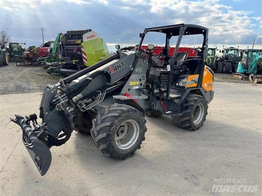 GiANT G3500 Pienkuormaajat
