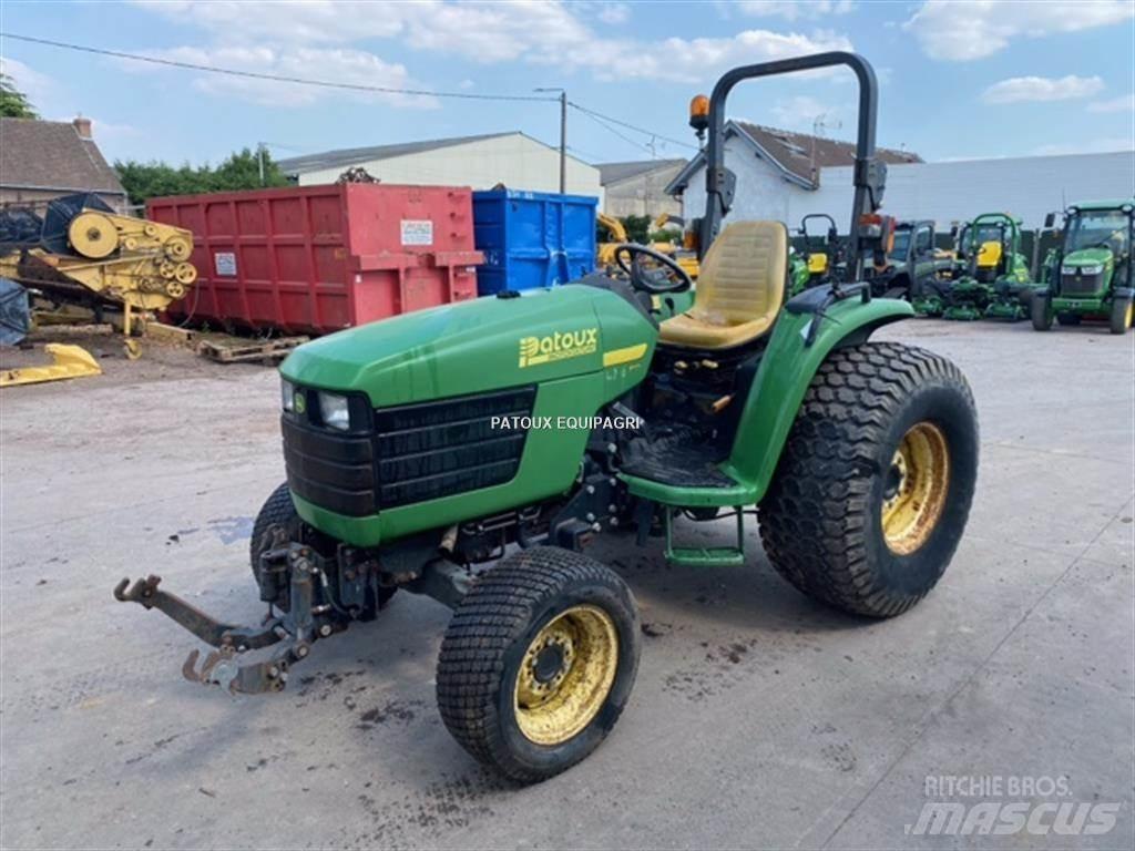 John Deere 4710 Traktorit