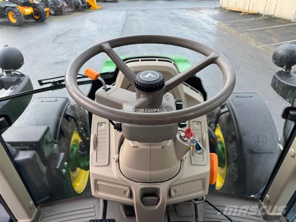 John Deere 6120M Traktorit