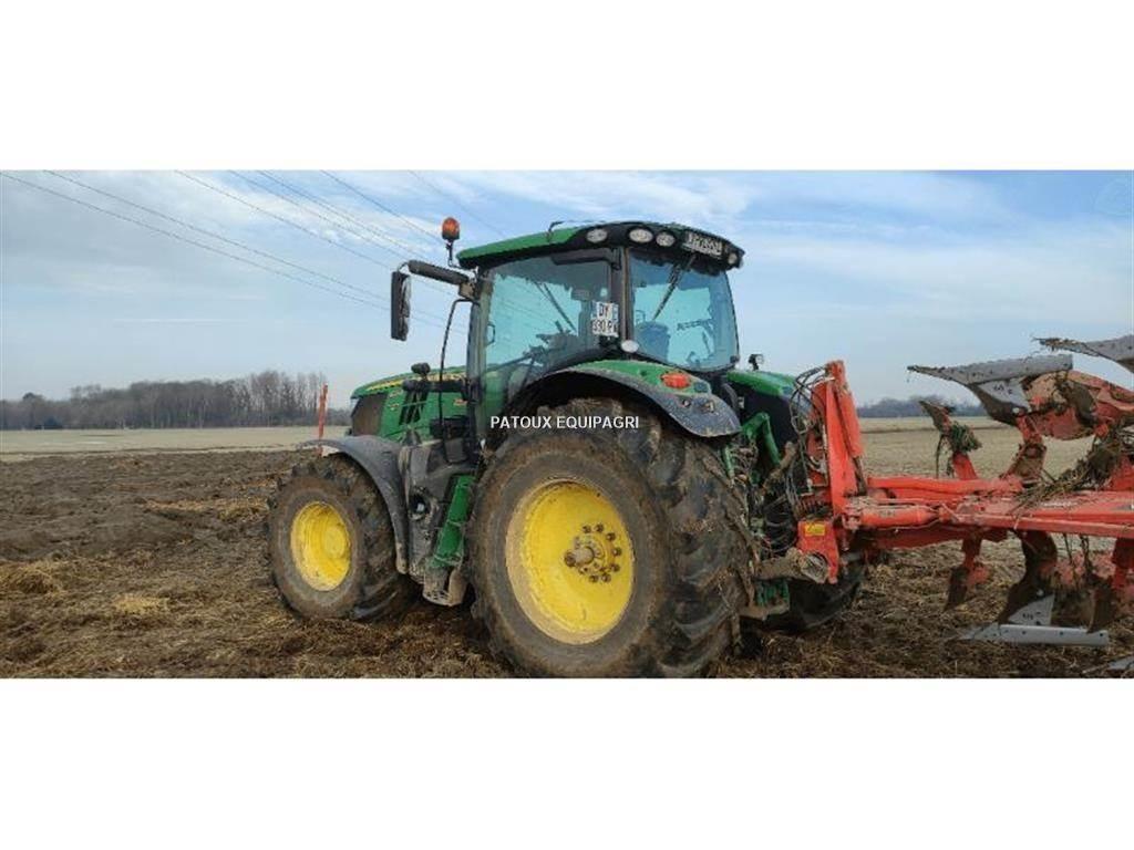 John Deere 6215R Traktorit