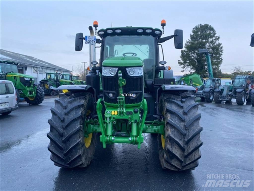John Deere 6R215 Traktorit