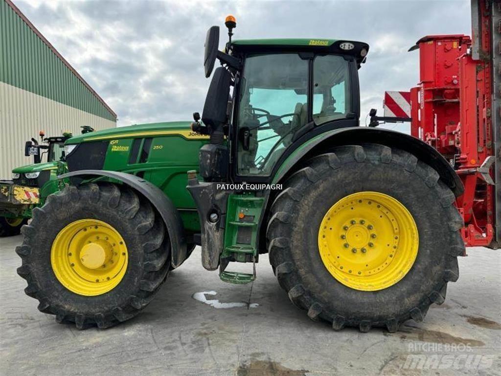 John Deere 6R250 Traktorit