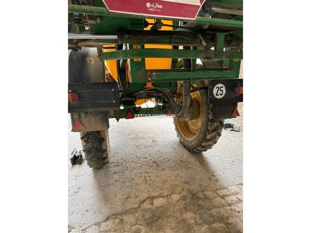 John Deere 832I Hinattavat ruiskut