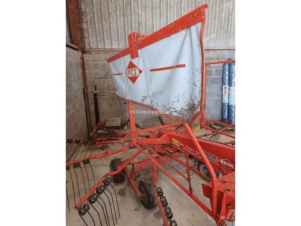 Kuhn GA4321 Pöyhimet ja haravat