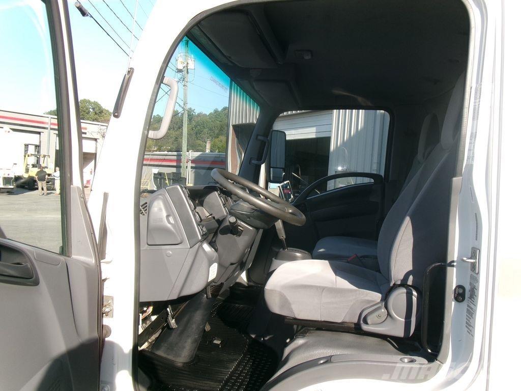 Isuzu NPR Umpikorikuorma-autot