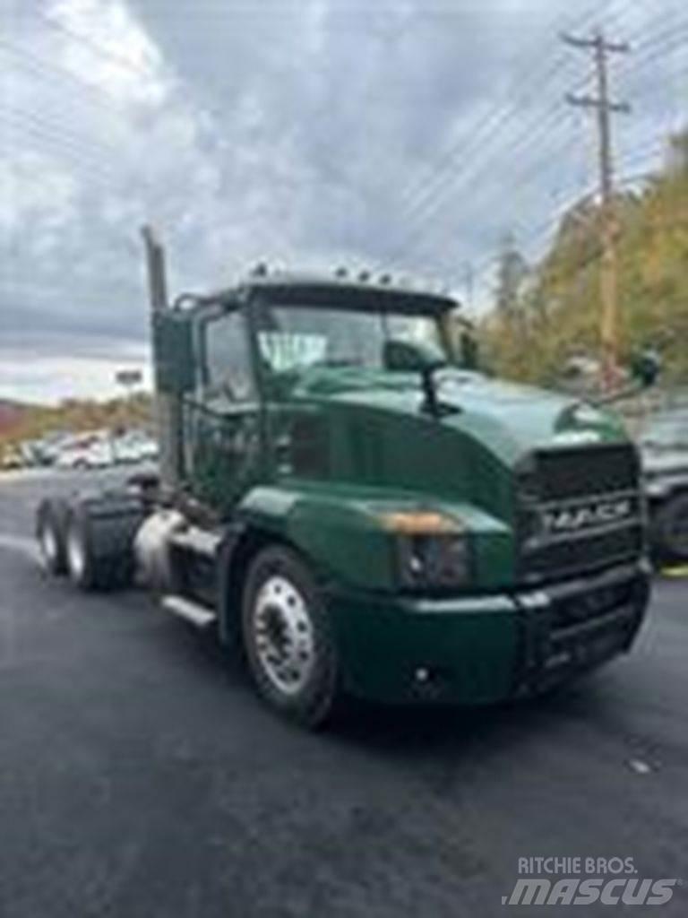 Mack AN64T Vetopöytäautot
