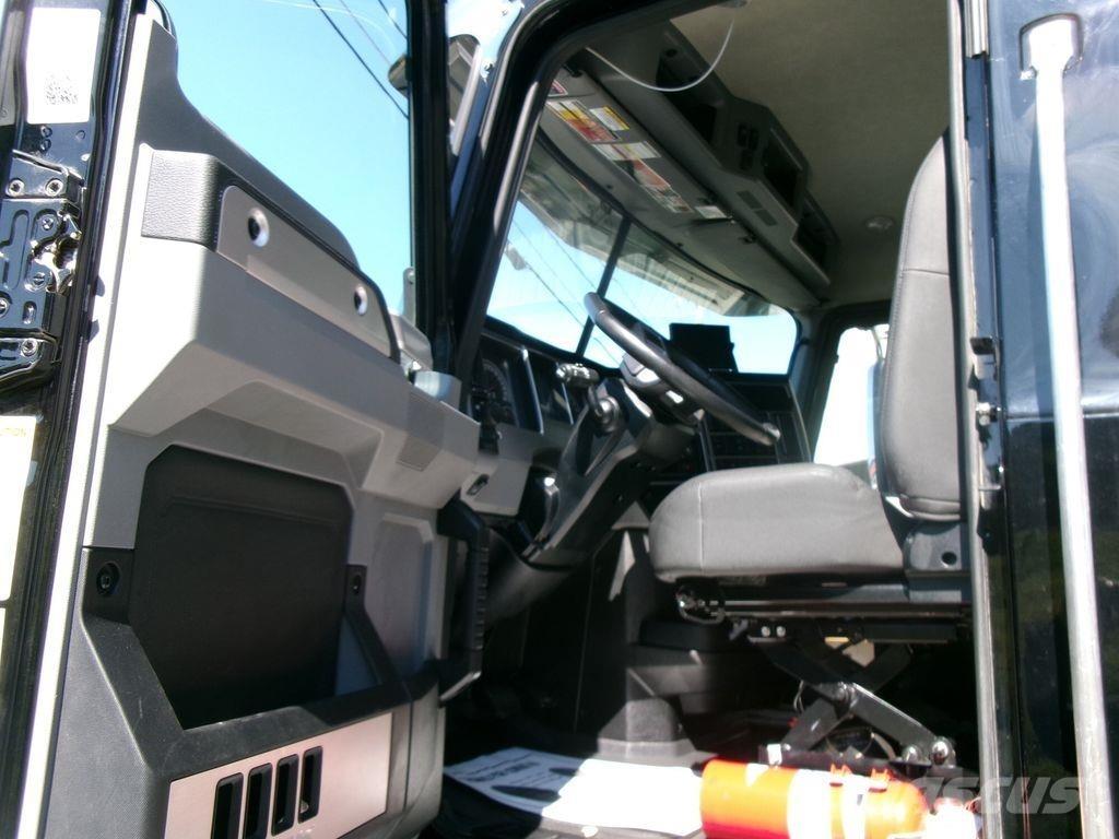 Mack GR64F Sora- ja kippiautot