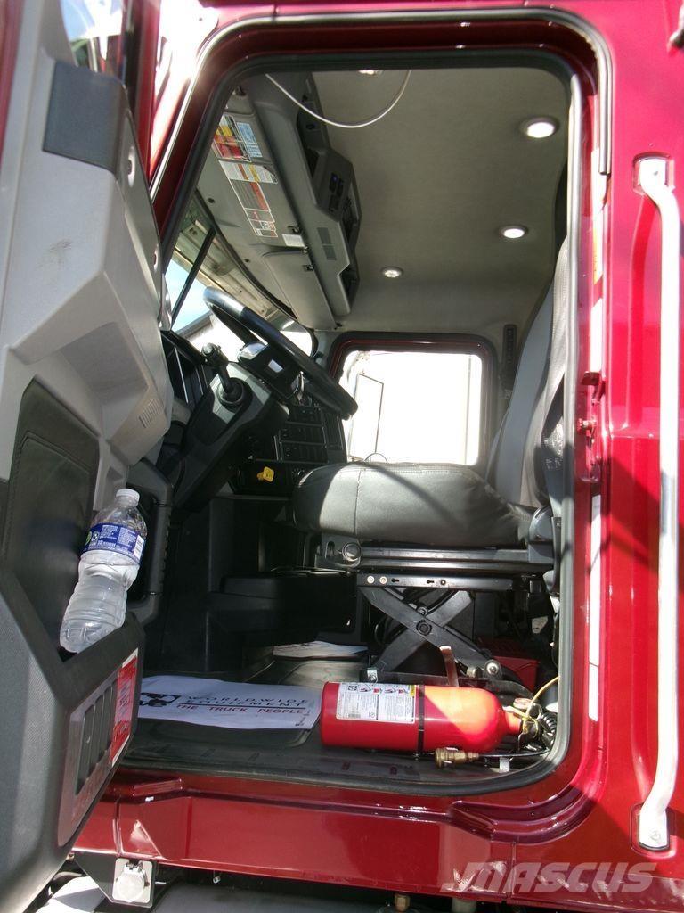 Mack GR64F Sora- ja kippiautot