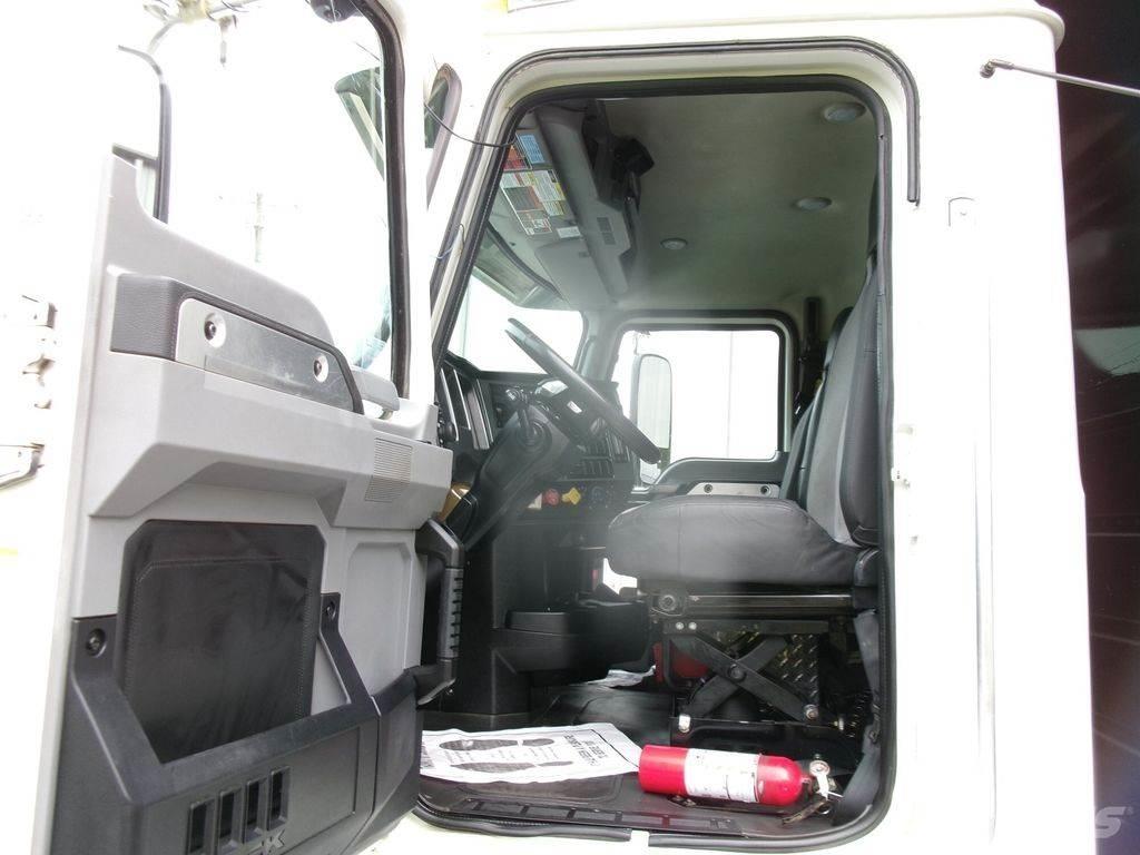 Mack GU713 Sora- ja kippiautot
