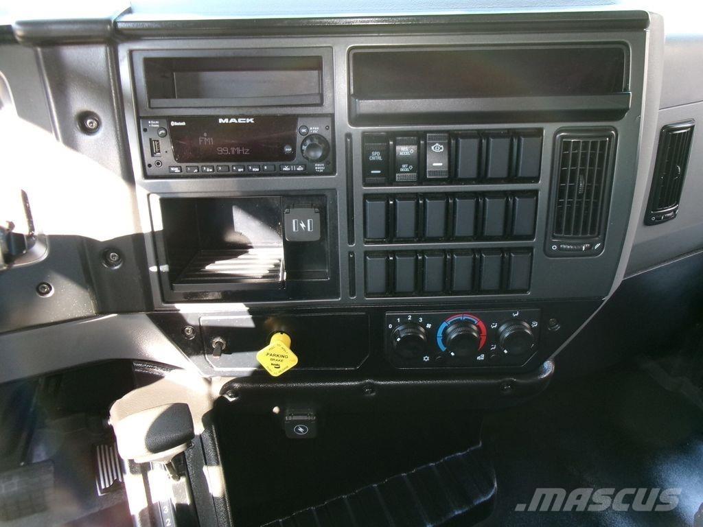 Mack MD6 Umpikorikuorma-autot