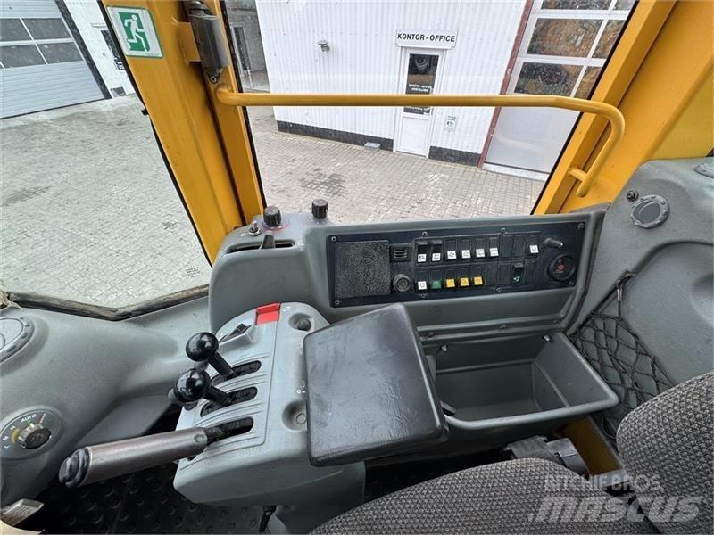 Volvo L 110 E Pyöräkuormaajat