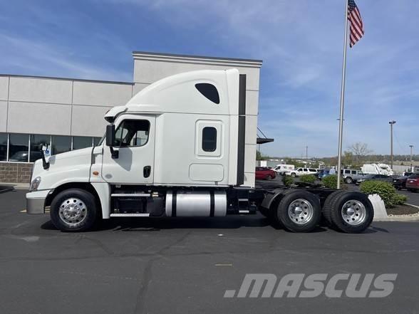Freightliner CASCADIA 116 Vetopöytäautot